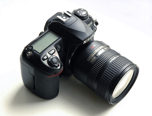 Nikon D200 - Wygląd, obudowa, ergonomia Nikon D200 - Wygląd, obudowa, ergonomia