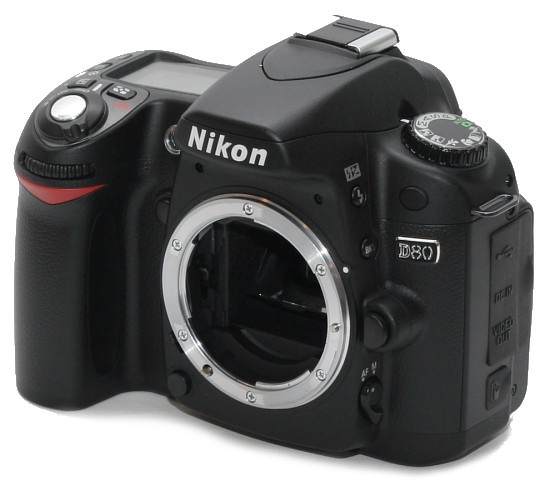 Nikon D80 - Jakość wykonania i ergonomia Nikon D80 - Jakość wykonania i ergonomia