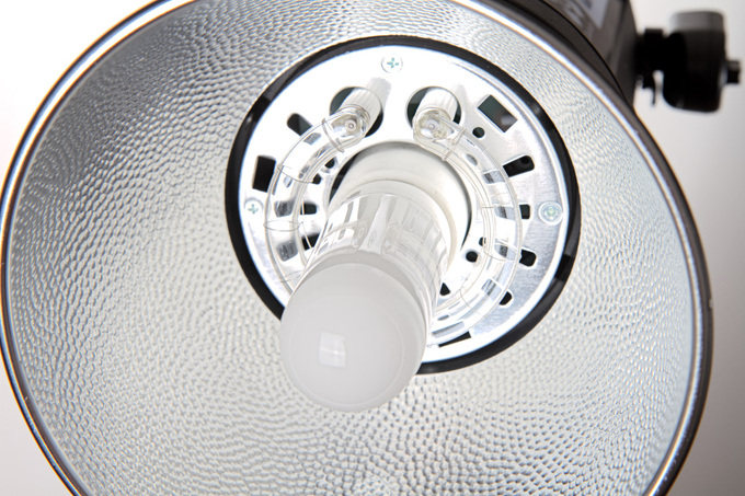 B�yskowe lampy studyjne w praktyce - wprowadzenie - Wprowadzenie