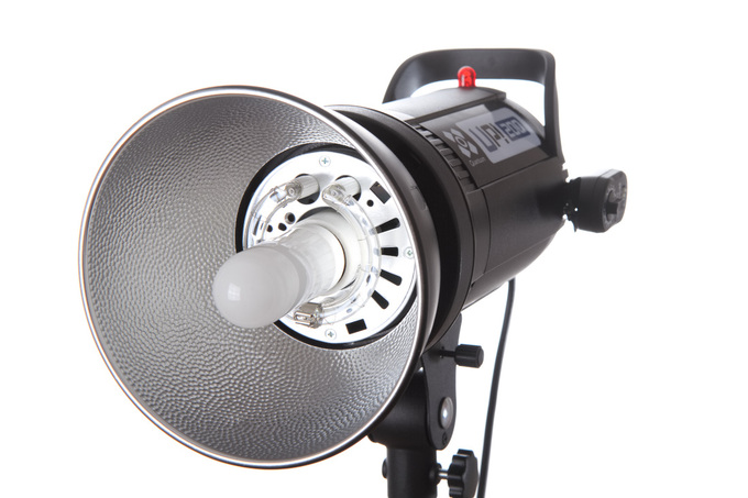 B�yskowe lampy studyjne w praktyce - wprowadzenie - Wprowadzenie