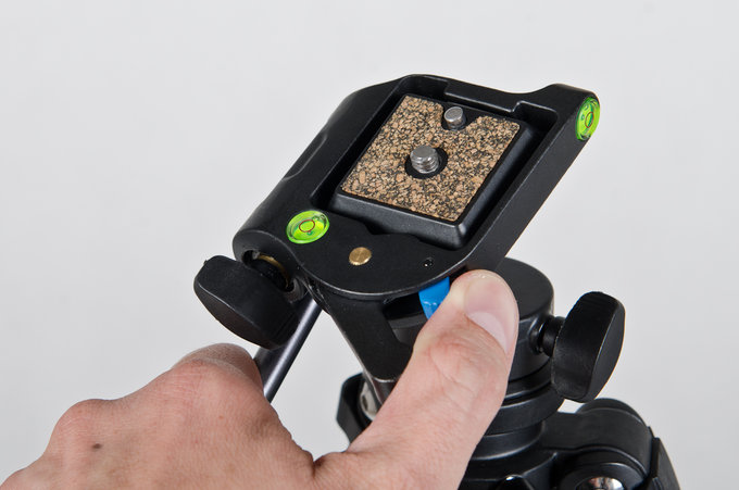 Statywy Cullmann - niemiecka marka na polskim rynku - NANOMAX 460M z g�owic� RW20