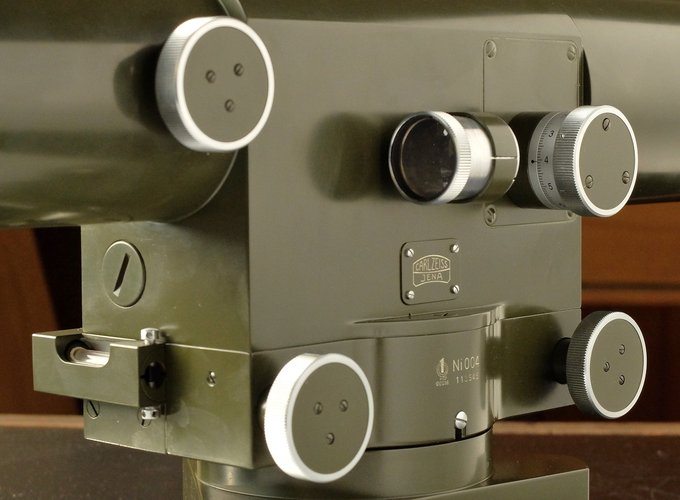 Precyzyjna strona Jeny: przyrzdy geodezyjne Carl Zeiss - Niwelator Carl Zeiss Jena Ni004