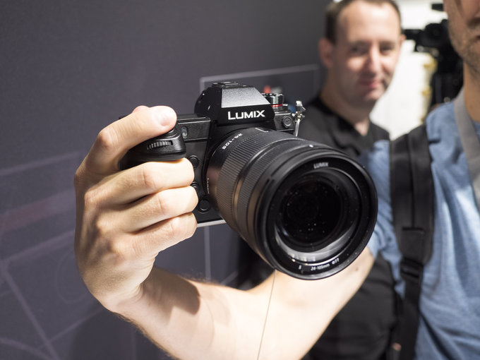 Panasonic LUMIX S1R w naszych r�kach