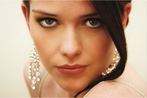 Faces. Retusz zdj�� portretowych - Zaawansowany spos�b wyg�adzania sk�ry