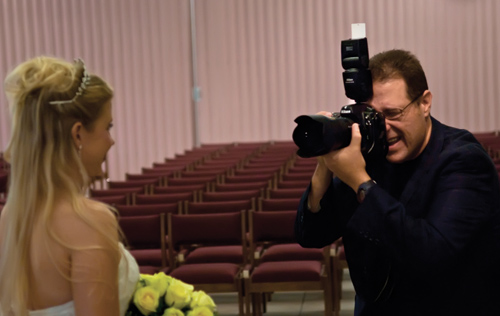 Profesjonalne zdj�cia �lubne - Jak ustawi� lamp� b�yskow�?