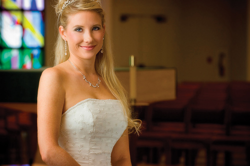 Profesjonalne zdj�cia �lubne - Jak sfotografowa� subtelne detale sukni �lubnej?