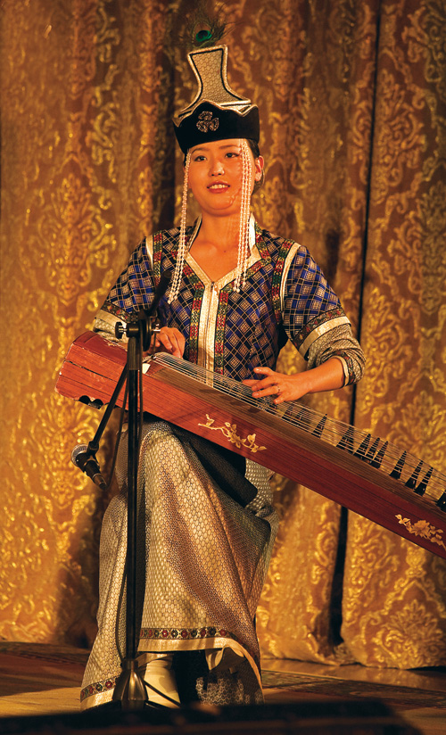 Sztuka fotografowania ludzi - fotografia we wn�trzach - Fotografowanie wyst�p�w scenicznych