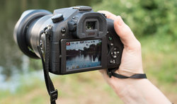 Panasonic Lumix FZ1000 - aparat dla ka�dego