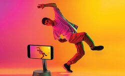 Belkin Auto-Tracking Stand Pro