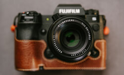 TTartisan Tilt 35 mm f/1.4 APS-C